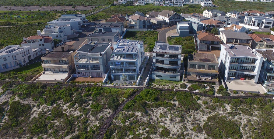7 Bedroom Property for Sale in Calypso Beach Western Cape